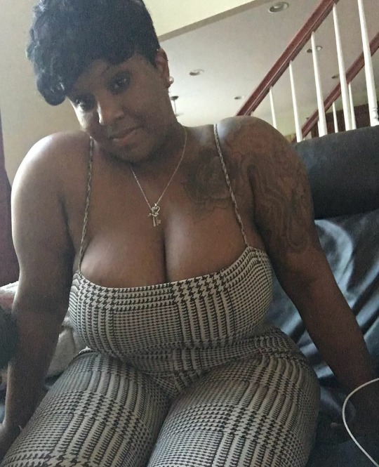princejazziedad:DeliciouslySexy. Curvy. Busty'Loose Mamita…Ms MinnieMars 🧡 💙 💜 