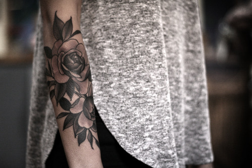 Black and grey roses by Sean Wright