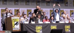 thelosversclubs:  not-reddie: flumeingo:   I LOVE THIS CAST This was their reaction to Shannon Purser (Barb) asking the cast a question at Comic Con 😭❤️   This is fucking adorable    I love them with all my heart