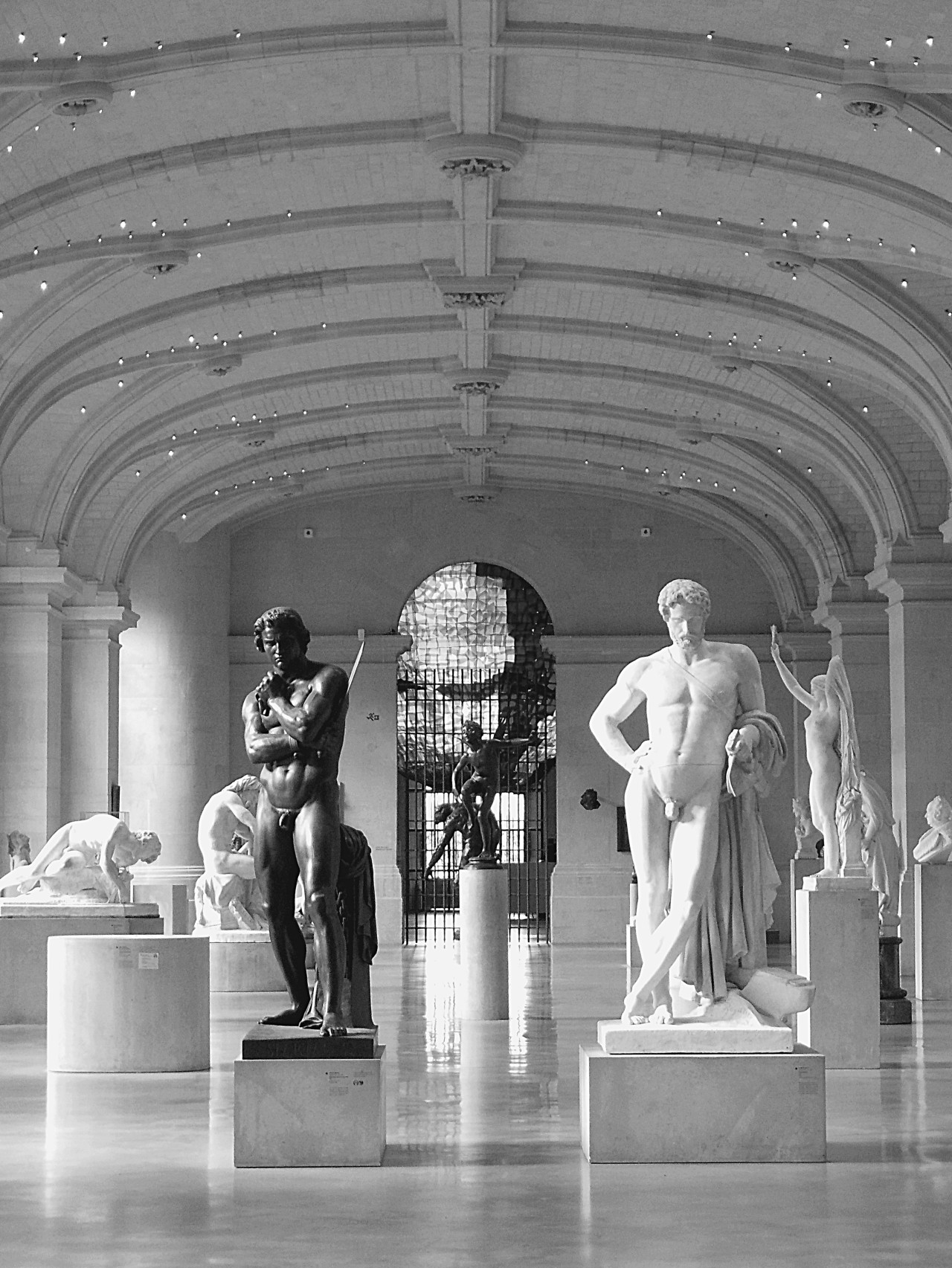 un-monde-de-papier:  Galerie de sculpture du palais des beaux-arts de Lille.   Photo