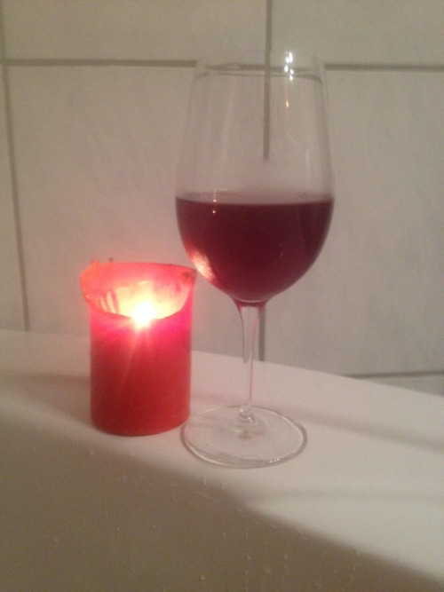 nympho-bunny:  sometimes everything sucks so you have to get into the bathtub. with some wine. and then touch yourself.  sorry not sorry for the shitty quality