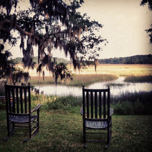 oldfarmhouse:Morning Reflections Is a wonderful time to gather thoughts and to plan out your days ev