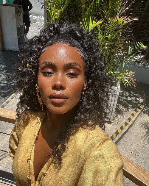 Shannon Thornton 