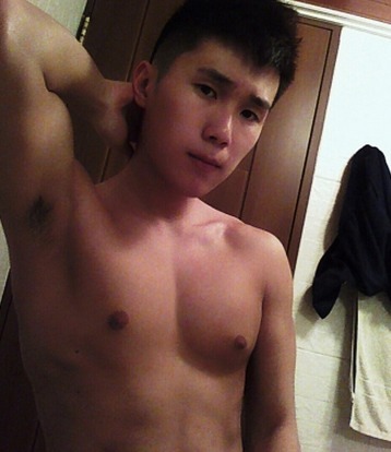 koreagay:  tastykorean:  byrankhoo:  justshootit:  cute n sexy!  cute Korean? but the cock is cut?  한국인이라는데 아닌 것 같기도 하다.근데 국적이 뭔 상관이냐 보기 좋음 됐지 ㅋㅋ  제가 올린 글인대 저분 한국인