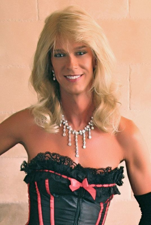 yes-sadie100:  Are you ready to unleash the gurl within? Sign up for my free feminization program and get a free self hypnosis MP3. http://ift.tt/1MtXptq