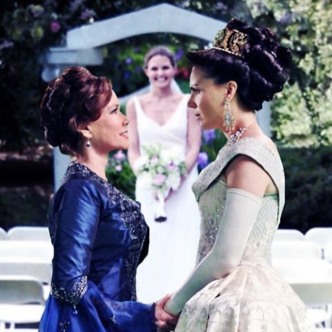 pingvinsstuff:  I love this series😍❤