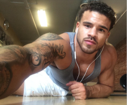 aworldofmenz:  ovaadosedonconfidence:  Gym