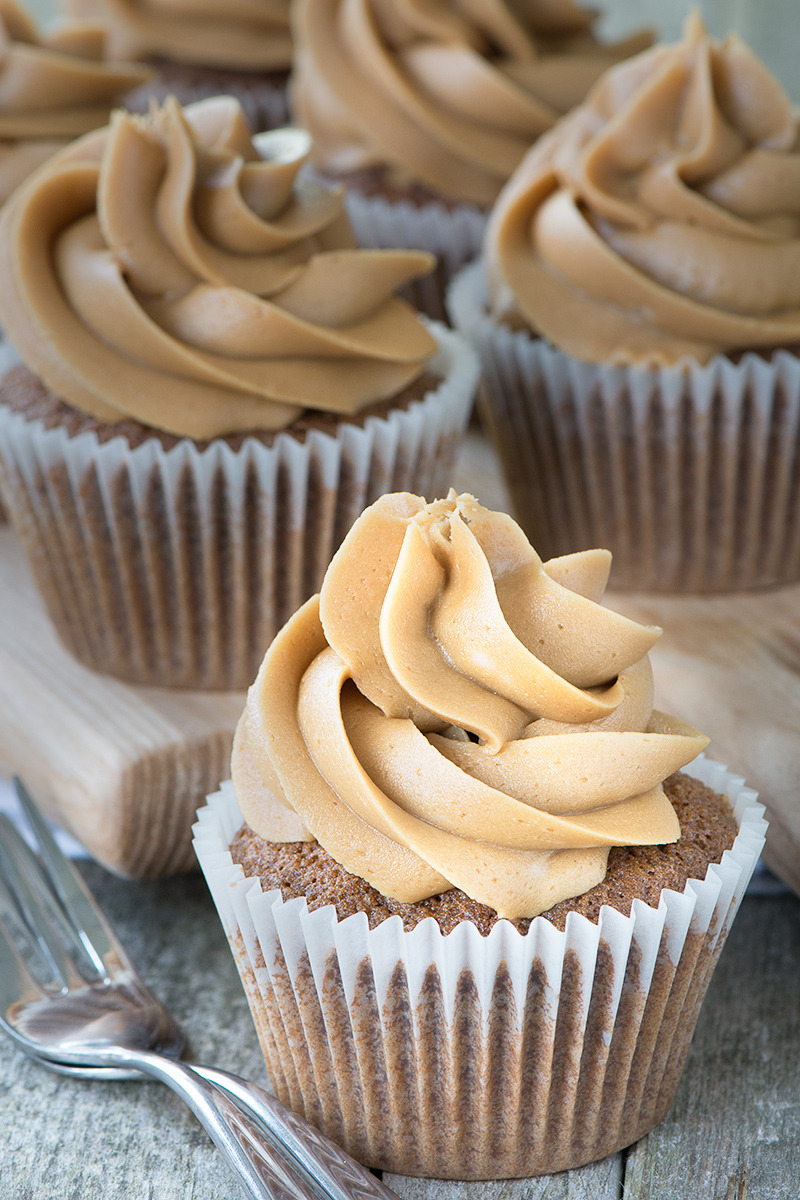 foodffs:  How to make perfect coffee buttercream icing. Ideal for cupcakes, macarons
