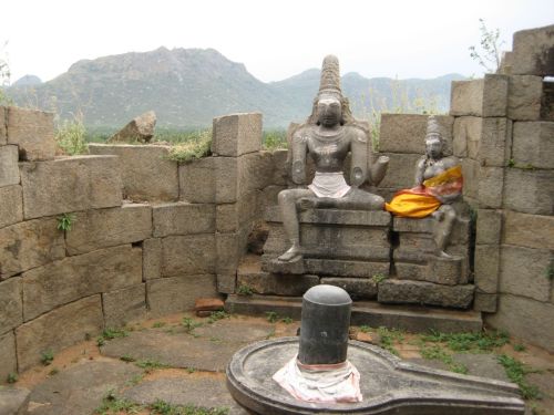 Uma Maheswara at ruined temple, Tamil Nadu