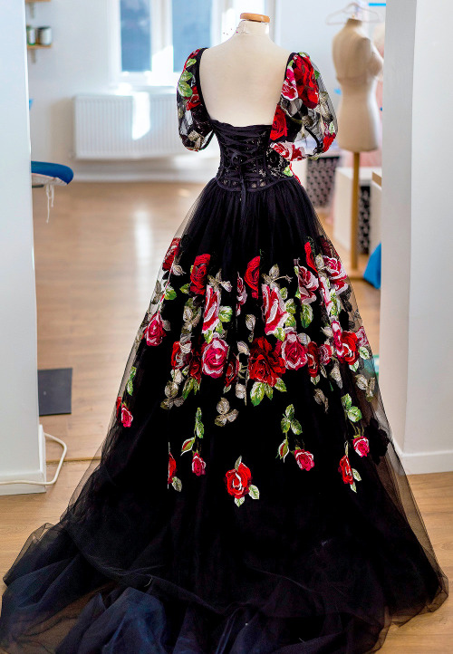 evermore-fashion: Chotronette ‘Chili Roses’ Gown