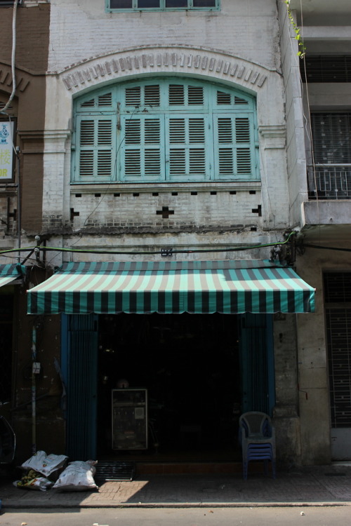 Some of my favourite houses in Hanoi, Ho Chi Minh City and Sa Dec (bottom).Vietnam, 2019. © Jantine 