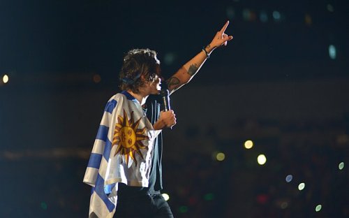 harrystylesdaily:Montevideo, Uruguay - 5/06