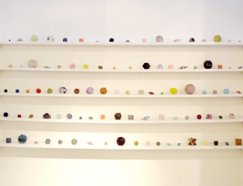 Formae in omnibus formis magnitudinibusque veniunt.Shapes come in all shapes and sizes.slowartday:Ly
