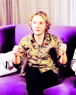tobyregbo-deactivated20150915:  Toby’s little dance during an interview at SDCC