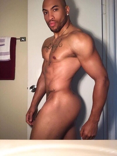 luvphattazz:  lifesizeteddie:Koree Korre KOREE!!!  So damn sexy…………