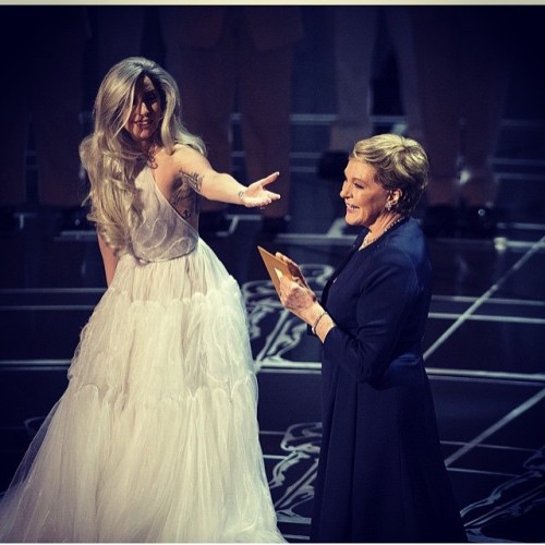 The only best moment in the entire ceremony #LadyGaga #JulieAndrews #Oscars2015 