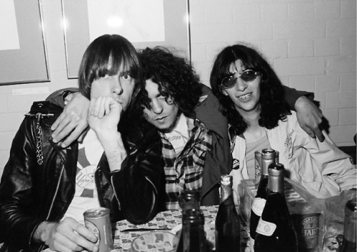 kalmiyh:Marc Bolan, aka The Godfather of Punk, with Johnny and Joey Ramone, after their concert