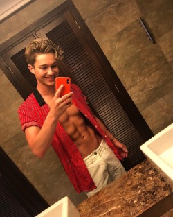 hotfamousmen:  AJ Pritchard