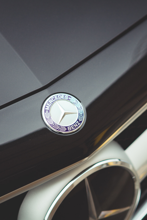 x-dopeshit:  wearevanity:  Benz Emblem   http://x-dopeshit.tumblr.com 