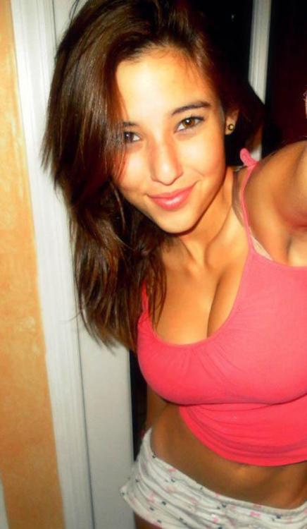 nakedchick:  More for all of my 1000 followers!!!