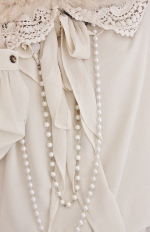 mlle-marianne:  Close-up of some recent outfits 