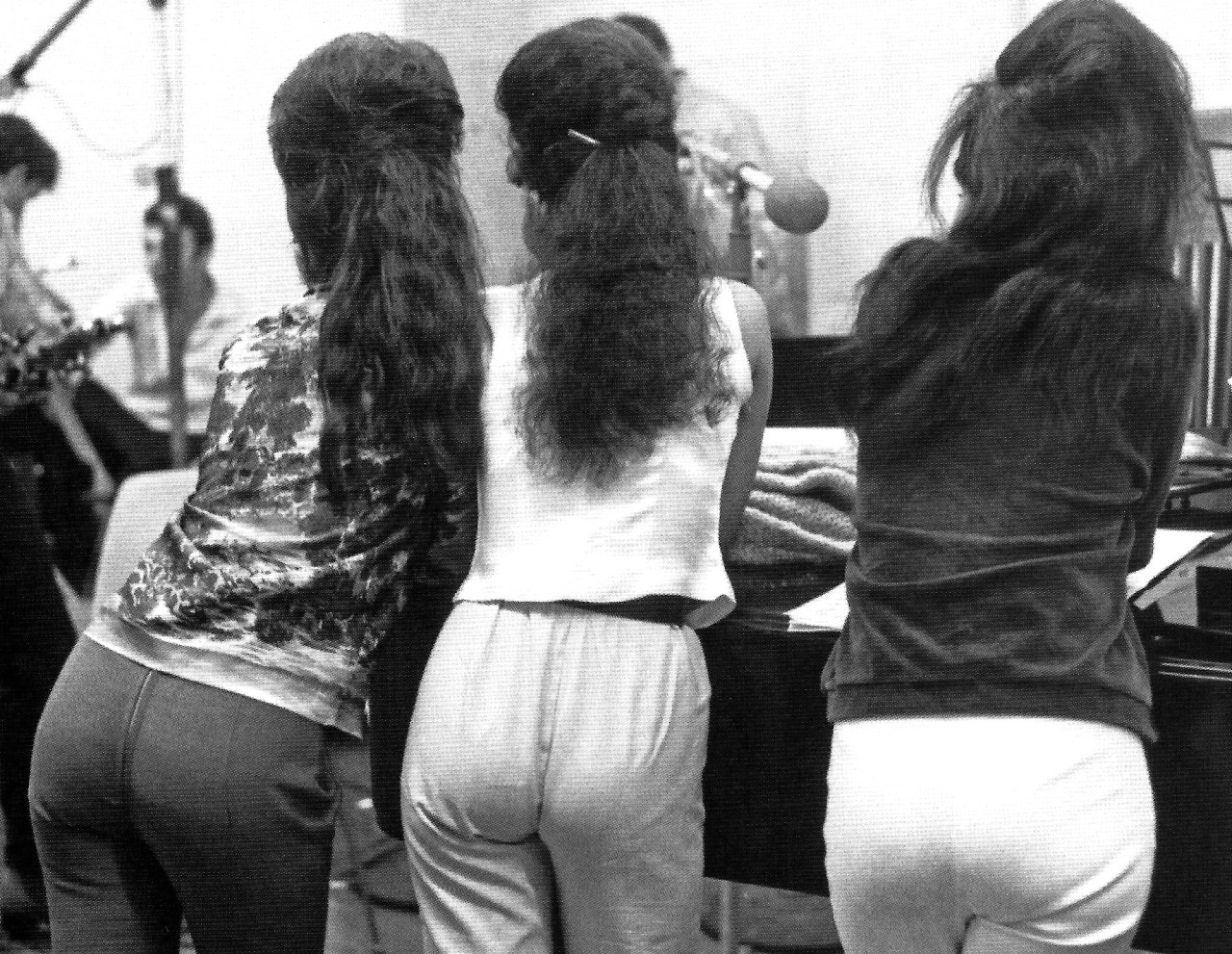 williemckay:  The Ronettes, 1963. 