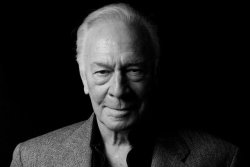 Maszületettnagyöreg:   Christopher Plummer