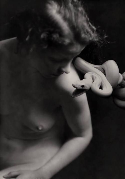 gnostic-pinup:Robin Isely