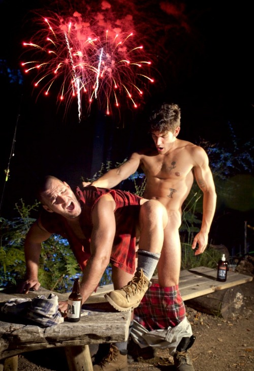 Porn supervillainl:  Fucking under the fireworks. photos