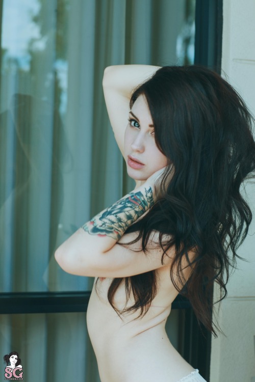 slowlorrris:  past-her-eyes:    Arwen Suicide https://www.suicidegirls.com/girls/arwen For South African SuicideGirls    Since when is Ashley South African?