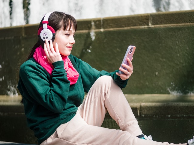 I recently got back some amazing photos by Pikmeir Photography of my Lofi Girl cosplay from WonderCon!!! They came out so good!!