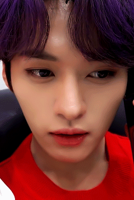 jizung:

LEE KNOW | SKZ TALKER EP.46 #skz#lee know#boy… #why are you so pretty