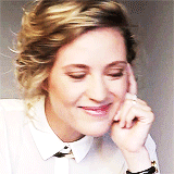 evelynebrochus:  evelyne brochu + hair porn 