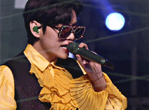 V + 2021 NYE LIVEcr. C_a_leaf