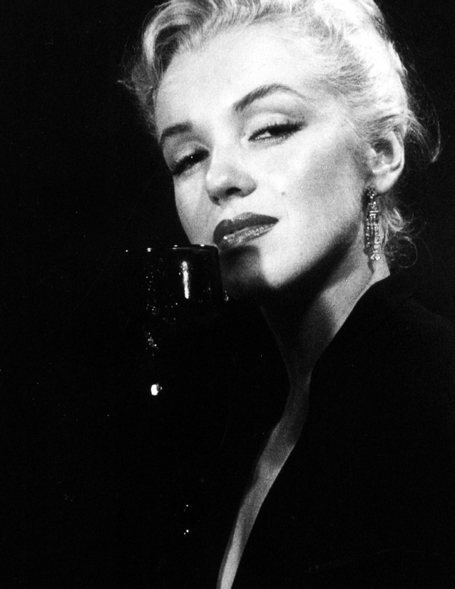 miss-vanilla:Marilyn Monroe by Carlyle Blackwell, 50’s.