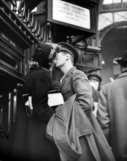 retropopcult: Sgt. William Henrich Jr. kissing his wife goodbye in Pennsylvania Station, 1944. Photo