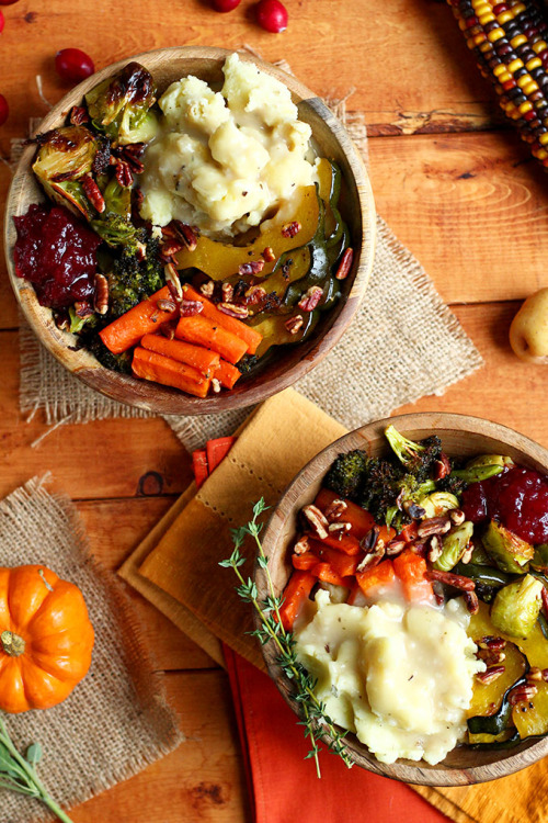 vegan-yums:Vegan Thanksgiving ideasThanksgiving wrapsButternut pecan sweet potato casseroleHoliday s