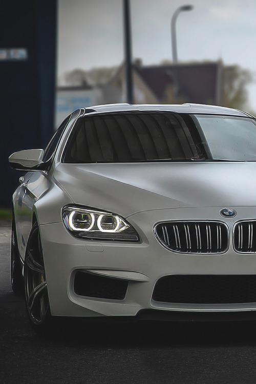 johnny-escobar:  Matte White M6 | JE