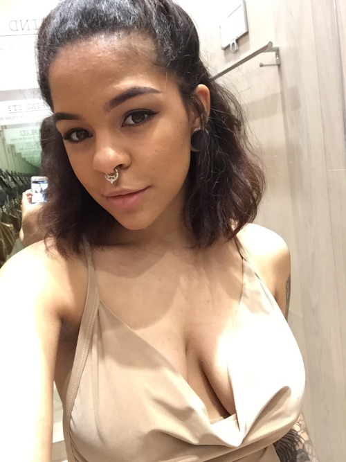 mia-redworth:  Felt like a gleaming goddess today