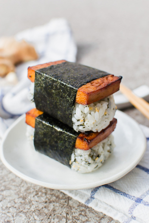 TERIYAKI TOFU MUSUBI