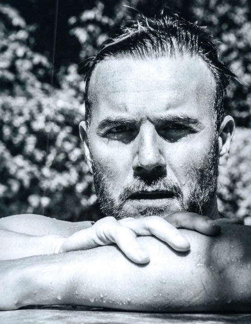 chrispyrat:Beauty has a name:GARY BARLOW