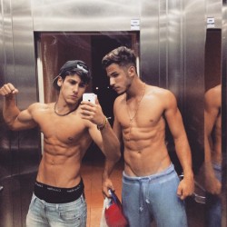 sexyboysbeingsexy.tumblr.com post 119703426735