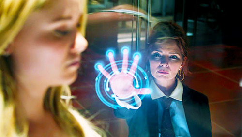 RUNAWAYS - 3.01 SMOKE AND MIRRORS1920x1088 | .jpg | logofree | 2,564 screencaps | sortedgallery :: d