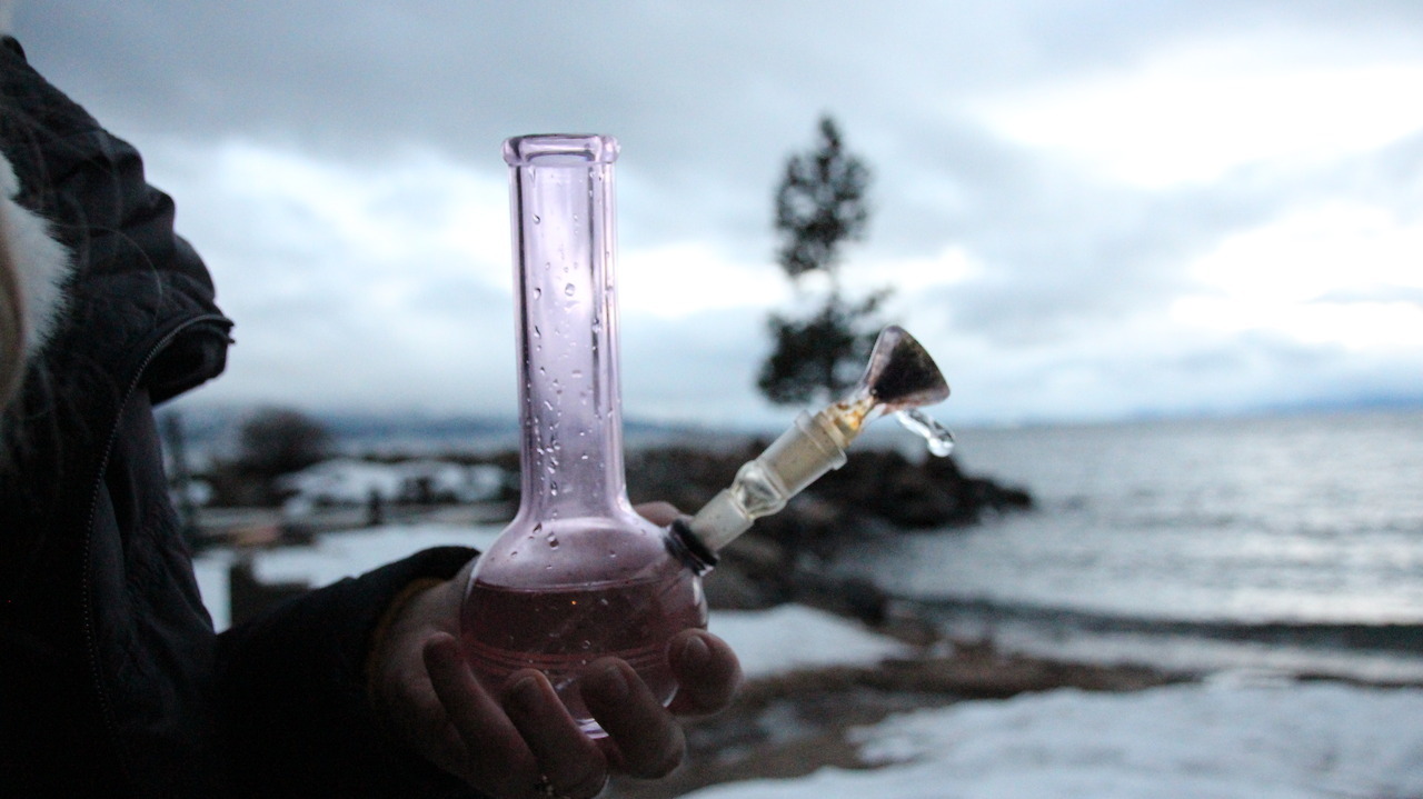 frost-weed:chill smoke sesh in Lake Tahoe, CA (2.18.17)