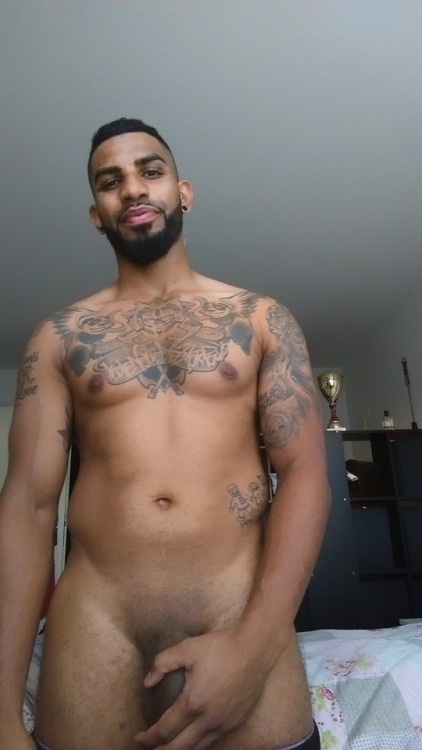 kingmoves2:  Fine as F U C K football player. Had my heart pounding😩👐🔥🔥🔥🍑😍