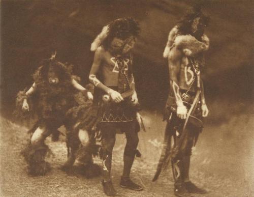 Photos of various Native Americans. One of these tribes was the Arikara. Arikara (also Sahnish, as t
