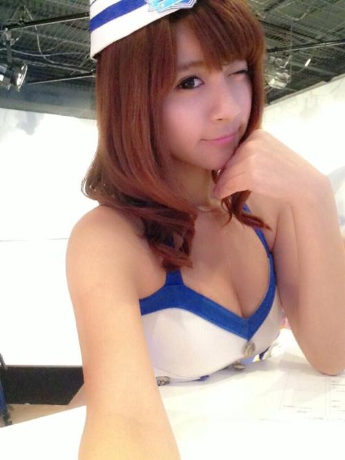 heyweathergirls:  [130622] Esse’s Twitter Update. “お腹がペコペコしてる〜楽屋でゴロゴロしてる〜よし今日イベントも元気で行きま