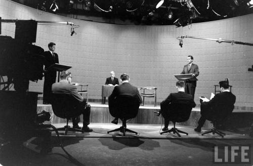 The Kennedy-Nixon Debate(Francis Miller. 1960)