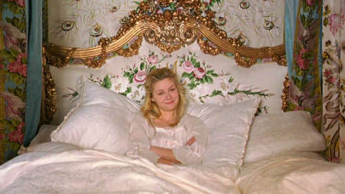 scr33ncaps:Marie Antoinette - Sofia Coppola (2006)