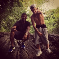 life-and-boys:  JB and Usher.